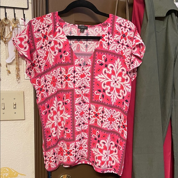 Ann Taylor Factory Tops - Ann Taylor Factor Pink Patterned Women's Top